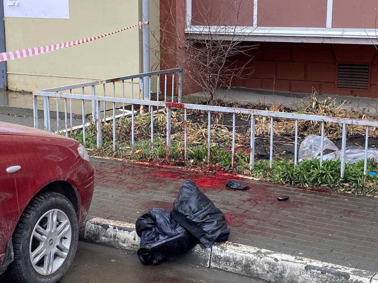 В Челябинске мужчина убил бывшую девушку и затем перерезал 6 В Челябинске мужчина убил бывшую девушку и затем перерезал