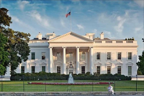 США по решению Трампа прекратили финансирование конфликта в 3 ⚡️США по решению Трампа прекратили финансирование конфликта в Украине, — Белый дом. — Остается парочка пунктов в мирном плане США по Украине, по которым есть разногласия; — США надеются, что Россия одобрит мирный план; — Штаты понимают, что мирный план должен быть согласован РФ; — Трамп проявляет «достаточную гибкость» в вопросе обсуждения условий урегулирования конфликта в Украине; — Переговоры с Россией и Украиной идут интенсивно и продолжатся; — Трамп настроен оптимистично относительно возможности завершения конфликта в Украине; — Переговоры делегаций США и Украины оказались очень продуктивными; — США хотят, чтобы украинское урегулирование произошло как можно скорее. Трамп ведет переговоры и с Путиным, и с Зеленским; — Планов по организации встречи Трампа и Зеленского пока нет. 👉 Новости 18+ | INFOPULSE