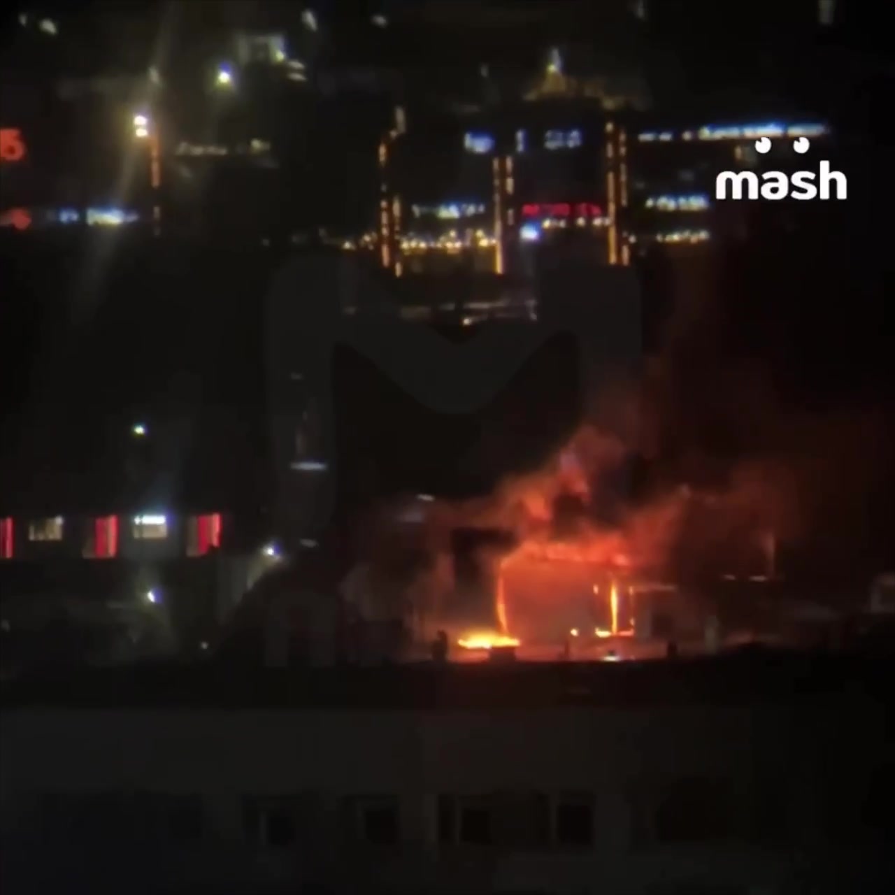 В Москве горит один из крупнейших в стране хлебозаводов 3 Миниатюра видео