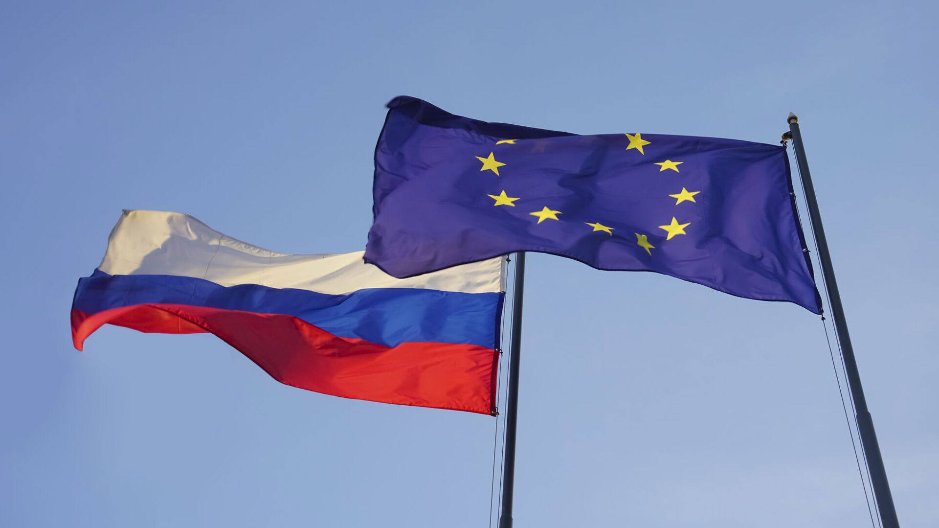 ЕС может представить 20-й пакет санкций против РФ 3 ⚡️ЕС может представить 20-й пакет санкций против РФ к 24 февраля, — Euractiv со ссылкой на неназванного дипломата. Финляндия и Швеция призвали ЕК запретить экспорт предметов роскоши в Россию, запретить техническое обслуживание российских нефтяных танкеров и сократить квоты ЕС на импорт российских удобрений. 👉 Новости | INFOPULSE
