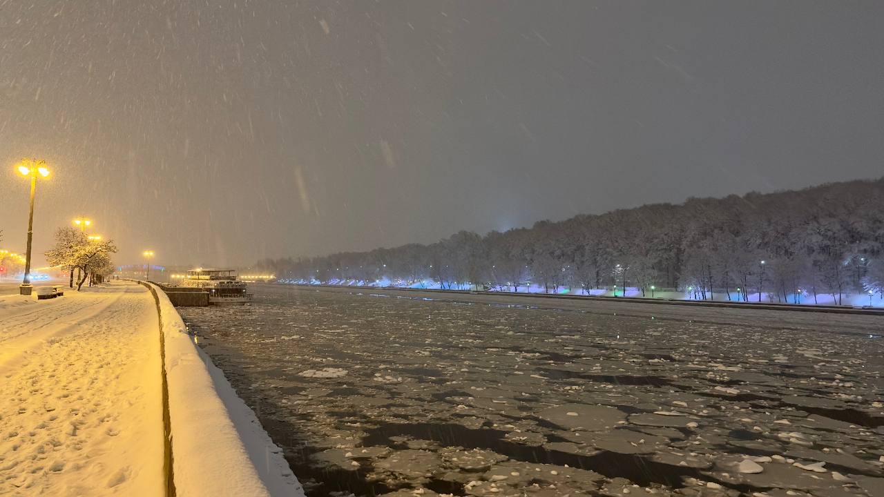 Критически холодная ночь ожидается сегодня в Москве 3 🥶Критически холодная ночь ожидается сегодня в Москве и Подмосковье, — синоптики.
Мороз может опуститься до –28°C при норме в –6–8°C.
😄— Подписаться
👉 Новости | INFOPULSE
