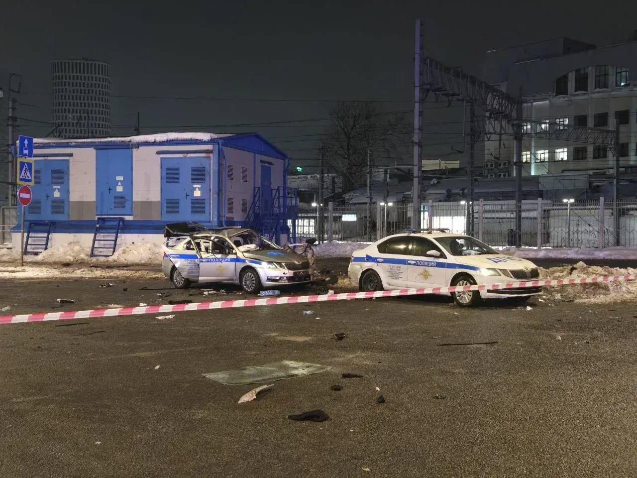 Взорвавший автомобиль ДПС в Москве, по предварительным... 3 ⚡️Взорвавший автомобиль ДПС в Москве, по предварительным данным, скончался на месте ЧП, — СК РФ.По факту нападения на сотрудников полиции в центре Москвы возбуждено дело по двум статьям УК РФ, сообщили в ведомстве.👉 Новости | INFOPULSE