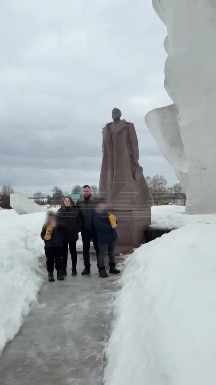 Гендер-пати у памятника Жукову обернулась уголовкой для... 3 Миниатюра видео