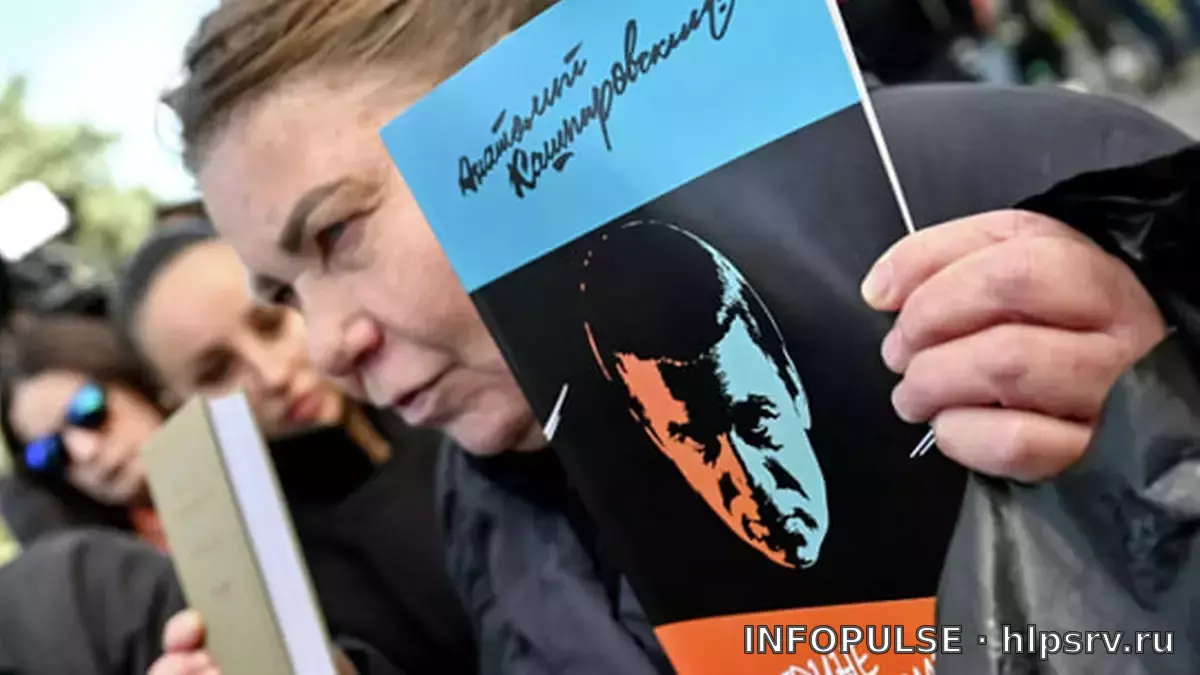 На Троекуровском кладбище прощаются с Анатолием Кашпировским